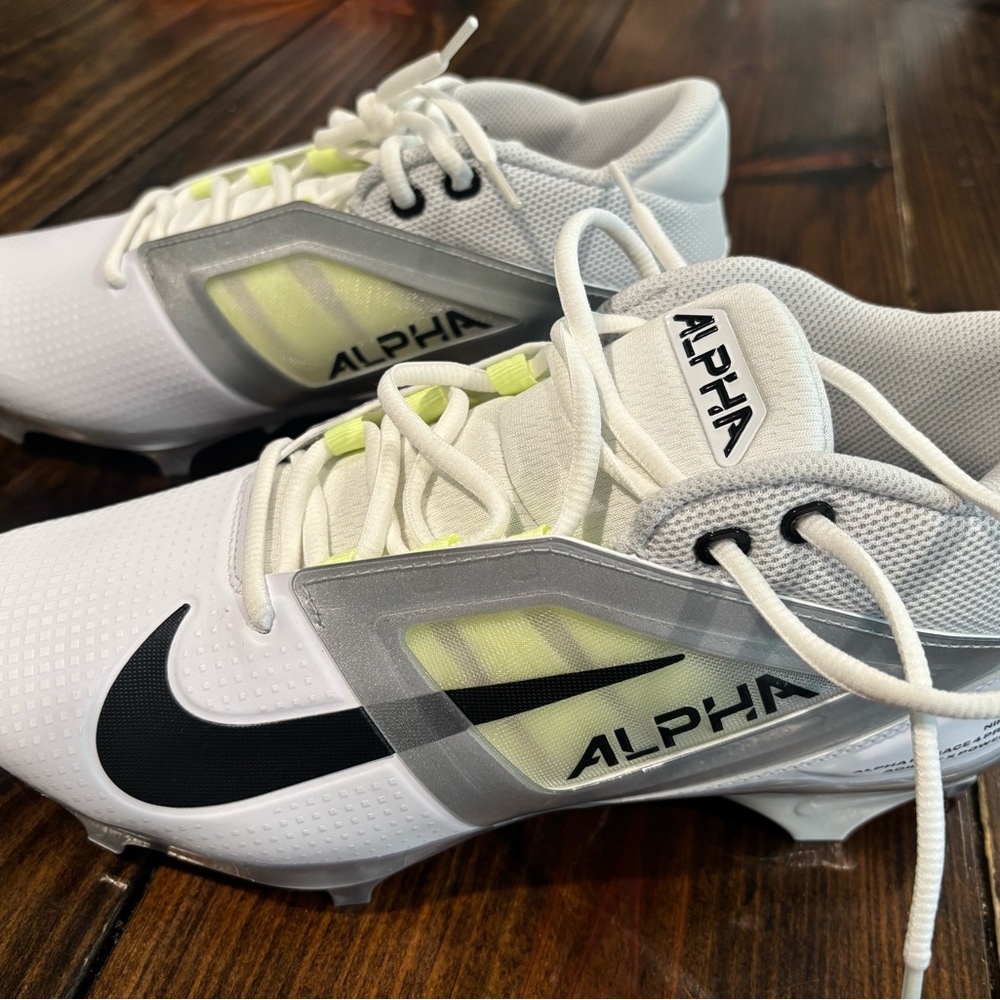 Nike Alpha Menace 4 PRO men football cleats size 10 NEW